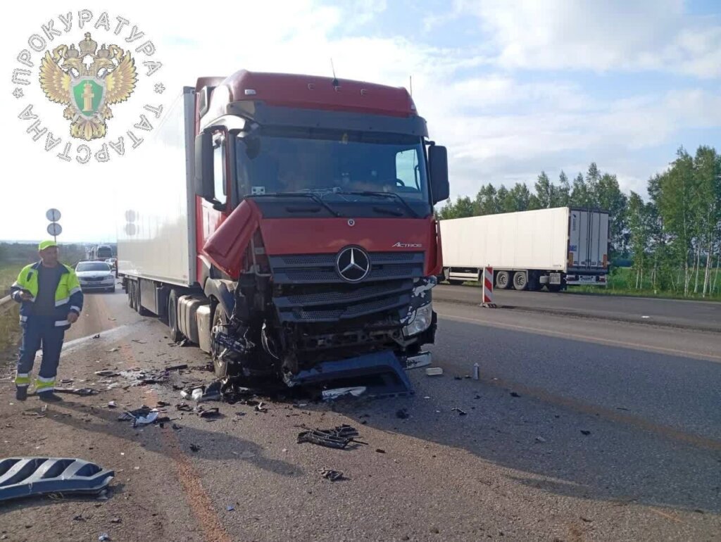 Видеорегистратор запечатлел момент ДТП на трассе М-7 в Татарстане