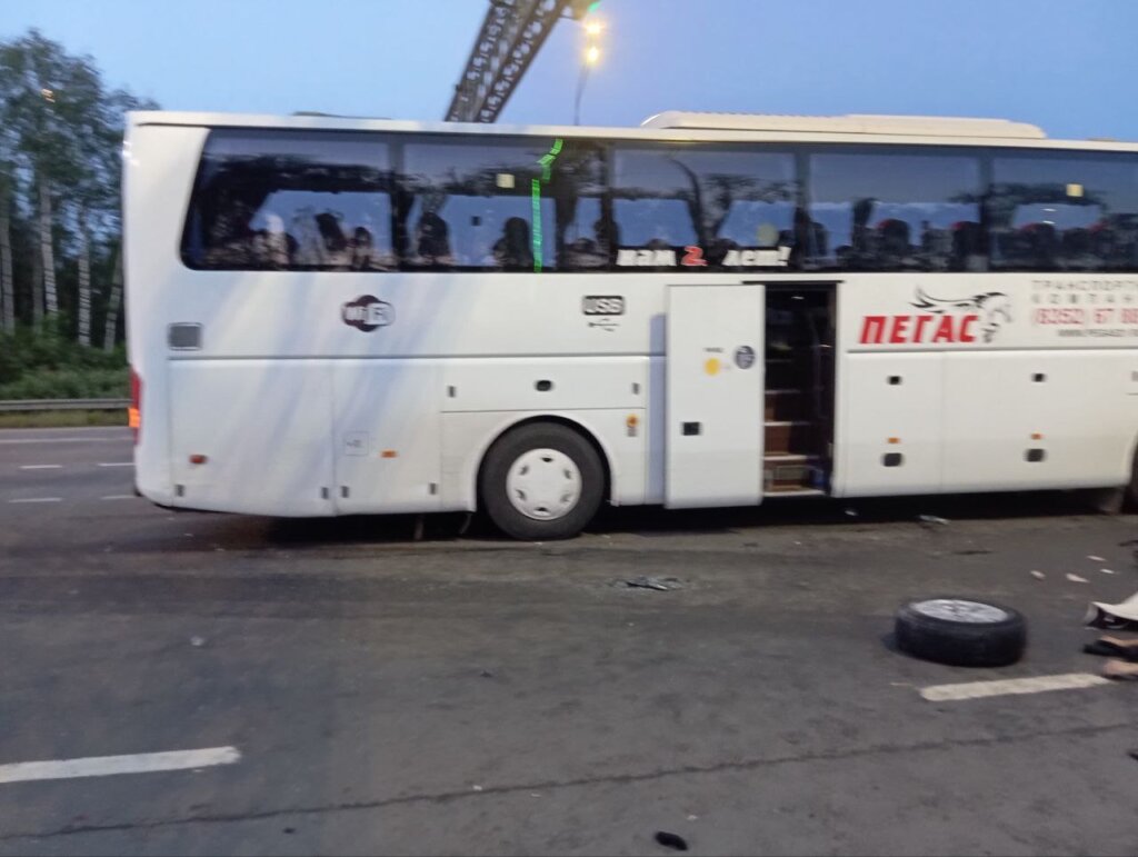 «Уснул за рулем»: массовое ДТП произошло на трассе М-7 во Владимирской области
