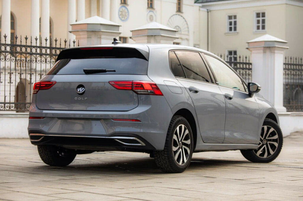 Закат легенды автомобилестроения: почему Volkswagen Golf стремительно теряет популярность
