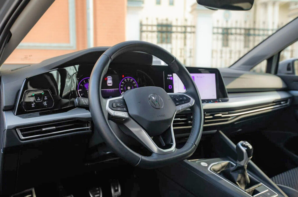 Закат легенды автомобилестроения: почему Volkswagen Golf стремительно теряет популярность