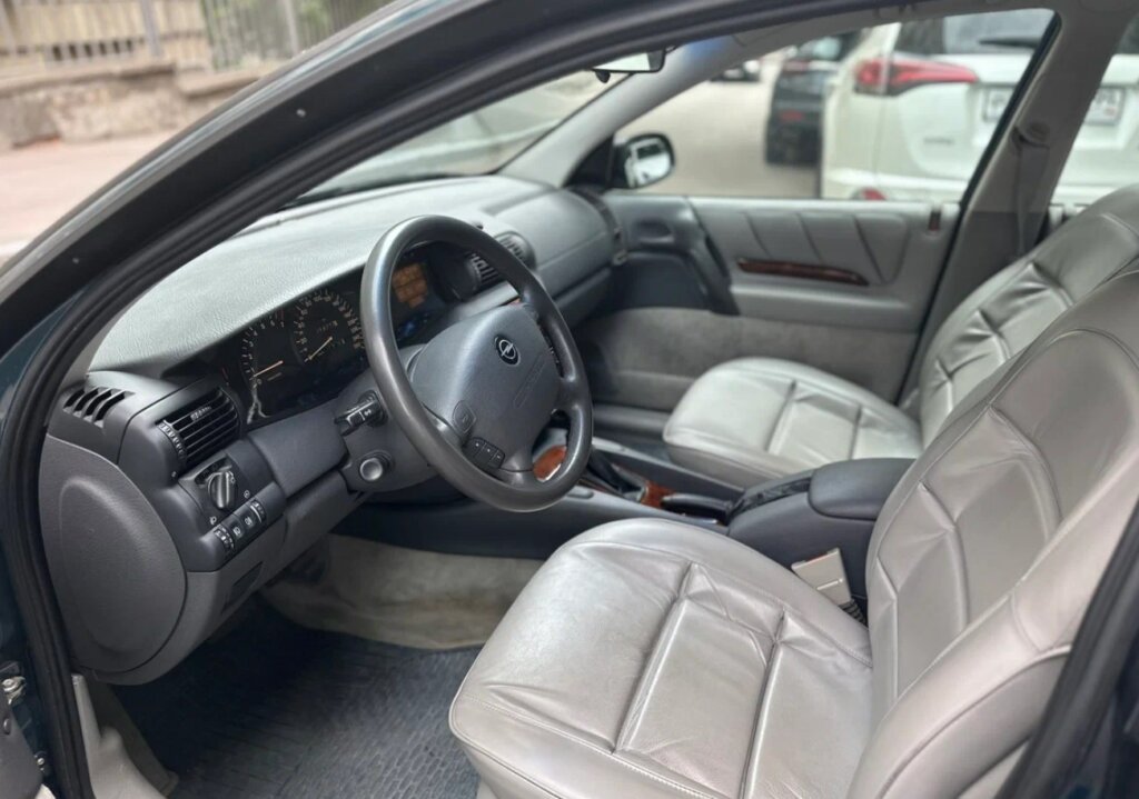Уникальный Opel Omega 1998 года выставлен на продажу за 2 миллиона рублей