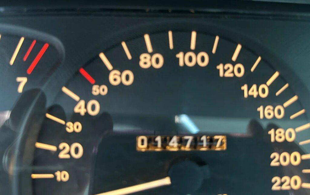 Уникальный Opel Omega 1998 года выставлен на продажу за 2 миллиона рублей