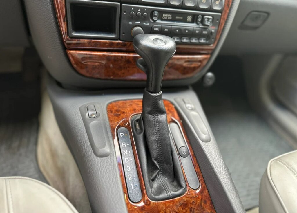 Уникальный Opel Omega 1998 года выставлен на продажу за 2 миллиона рублей