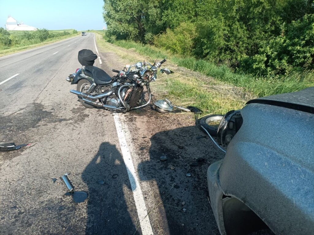 Видеорегистратор запечатлел момент столкновения двух мотоциклов на Алтае