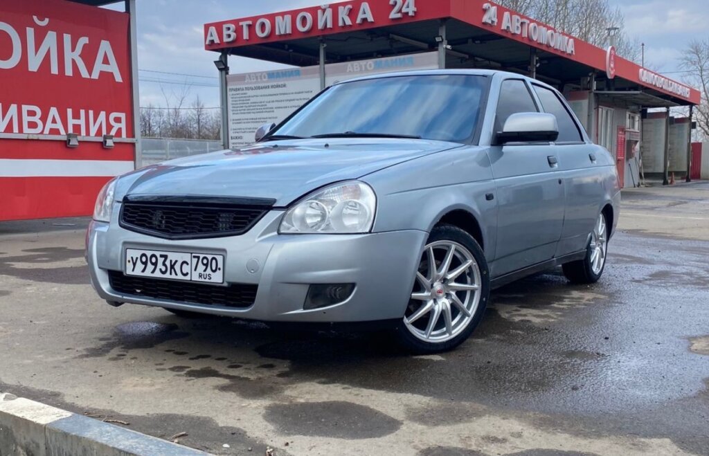 «Вложил уйму денег и продаю»: отзыв владельца автомобиля Lada Priora 2007
