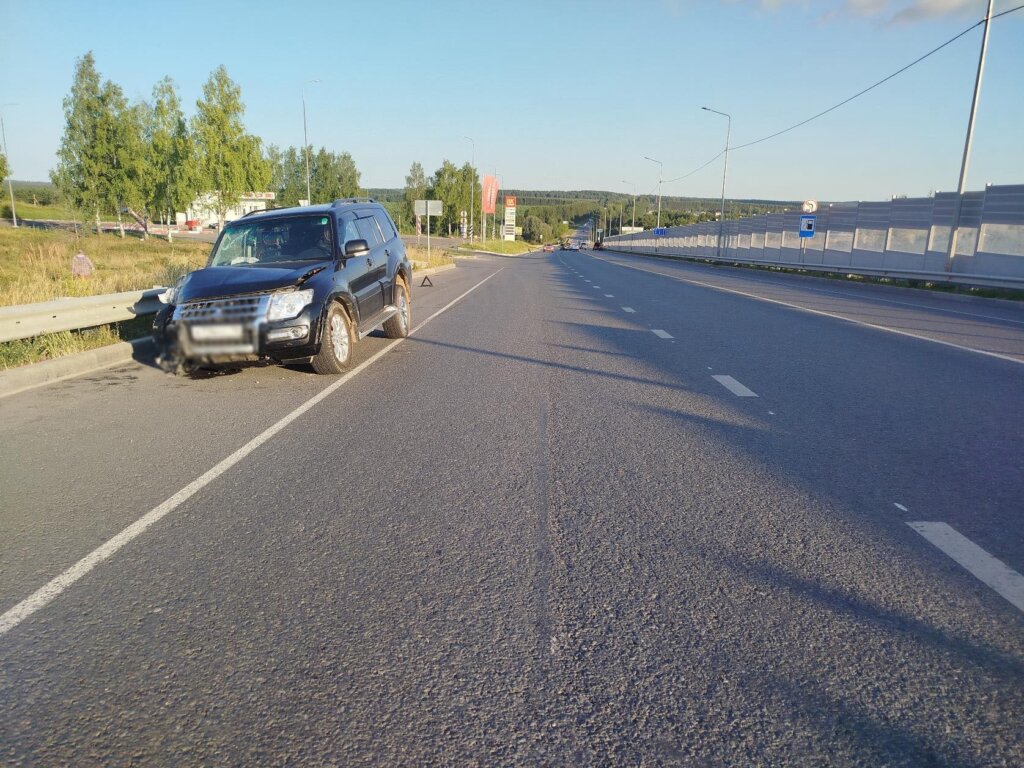 В Удмуртии уснувший водитель внедорожника подбил две машины на встречной полосе