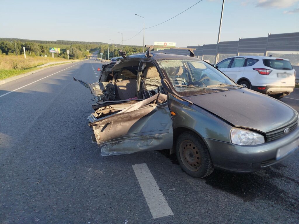 В Удмуртии уснувший водитель внедорожника подбил две машины на встречной полосе
