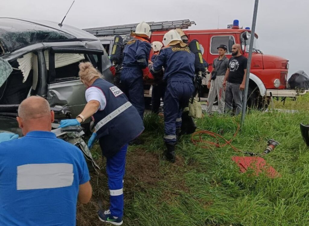 ДТП в Калининградской области: водитель автомобиля при выезде со второстепенной не пропустил автобус