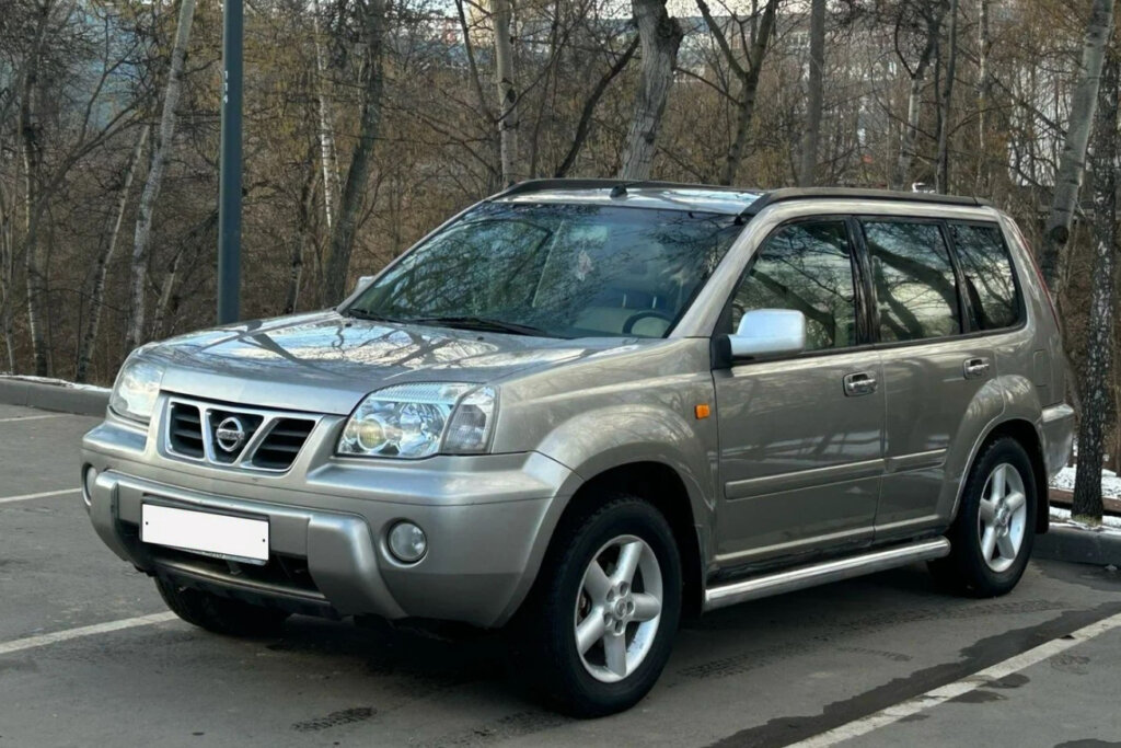 Названы главные минусы кроссовера Nissan X-Trail первого поколения