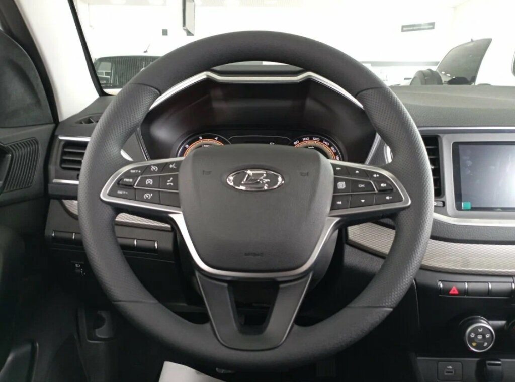«Буквально разваливается на глазах»: отзыв владельца автомобиля Lada Vesta 2025