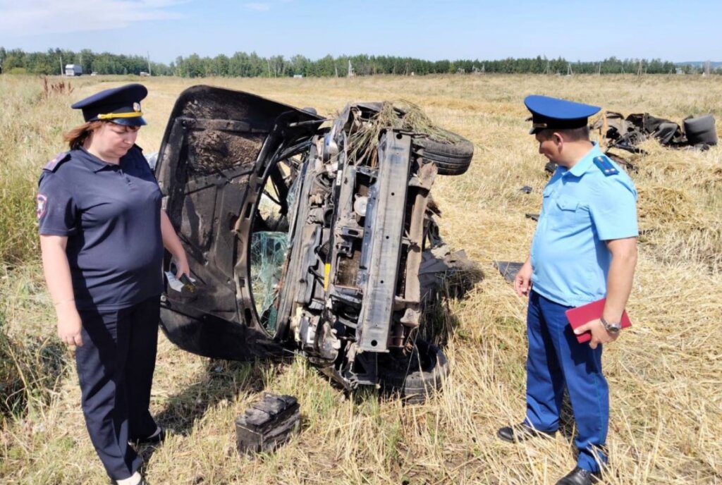 «Ладу» разорвало на части в результате ДТП в Татарстане