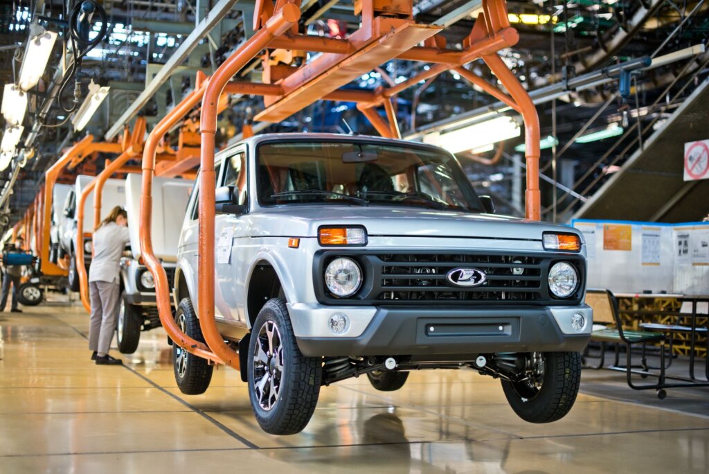 В России разработали электропривод багажника для автомобилей Lada Niva
