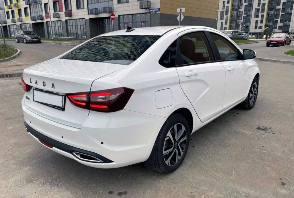 &#171;Ведро с болтами&#187;: отзыв владельца Lada Vesta NG 2023