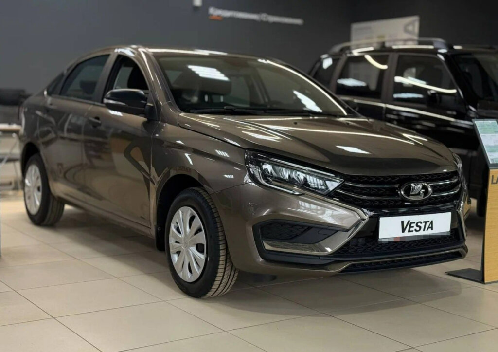 &#171;Хотел взять Changan, но купил &#171;Весту&#187;: отзыв владельца Lada Vesta 2025
