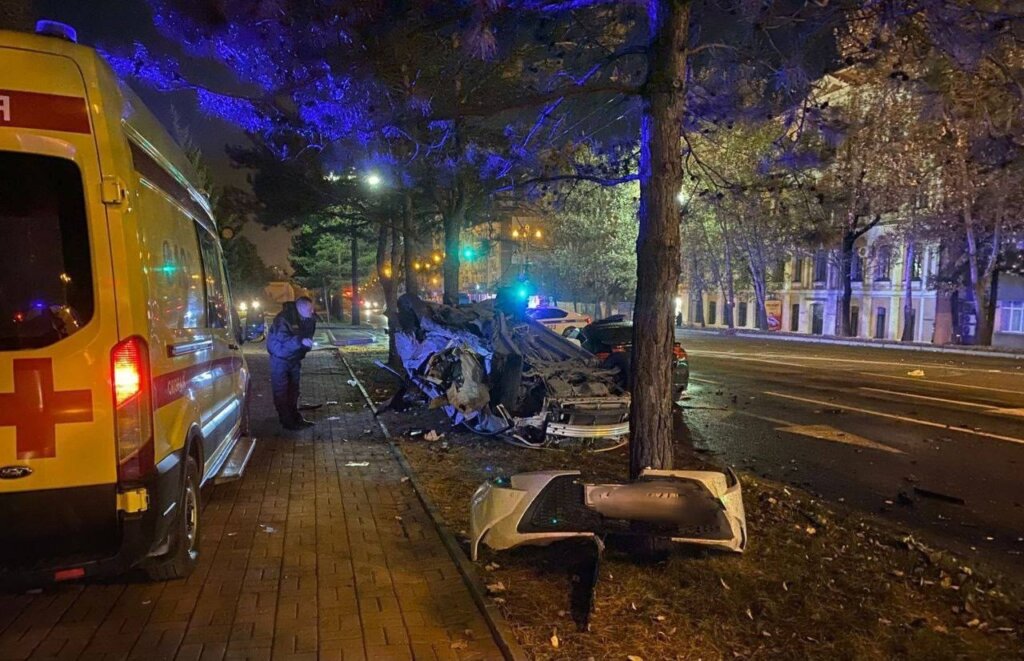 В Хабаровске лихач на Audi проехал перекресток на красный и убил трех человек