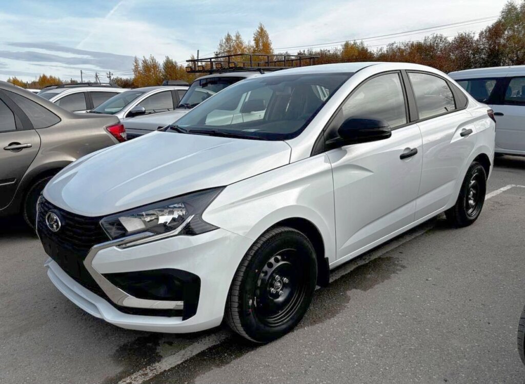 Lada Iskra: стоит ли базовая версия своих 1,25 млн рублей?