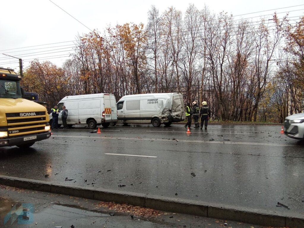 Камера запечатлела момент массового ДТП в Мурманске