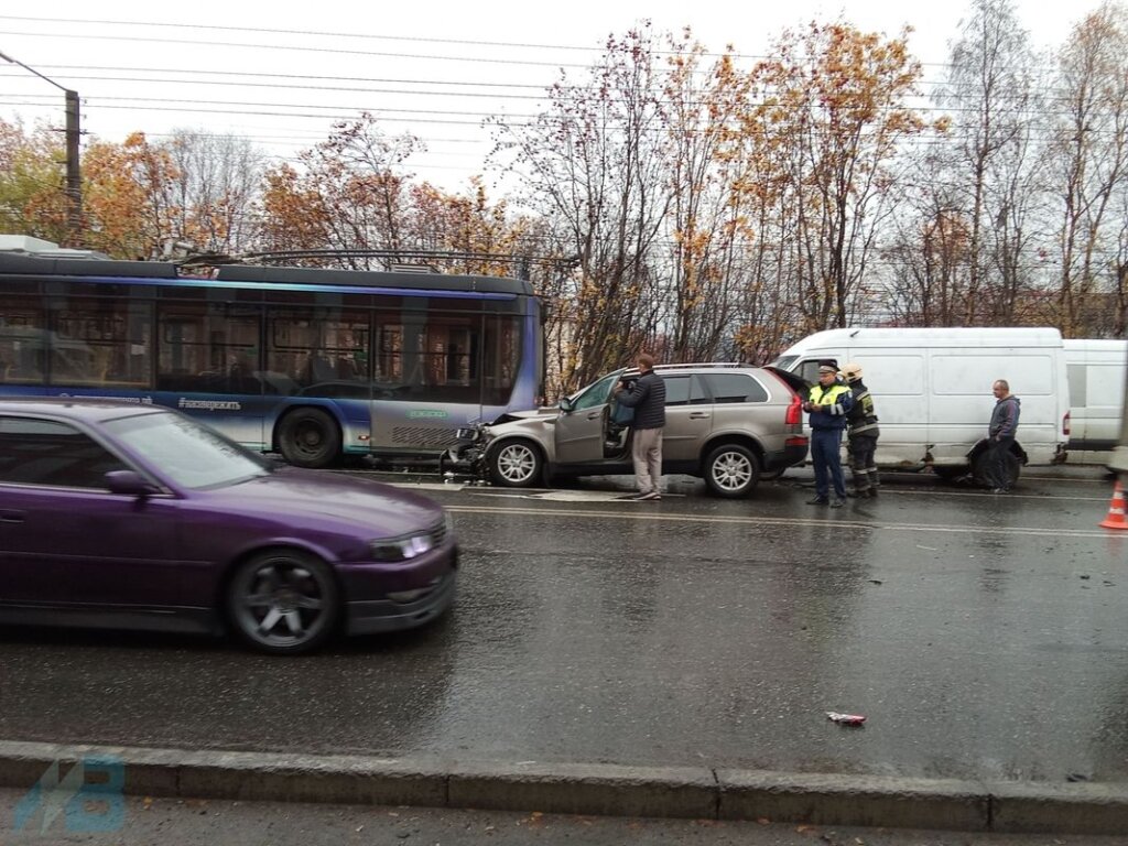 Камера запечатлела момент массового ДТП в Мурманске