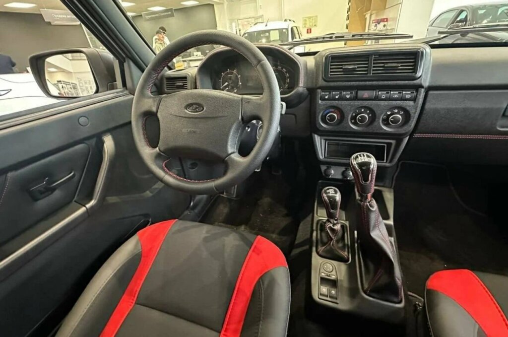 Купил внедорожник Lada Niva Sport и через неделю захотел сдать его обратно