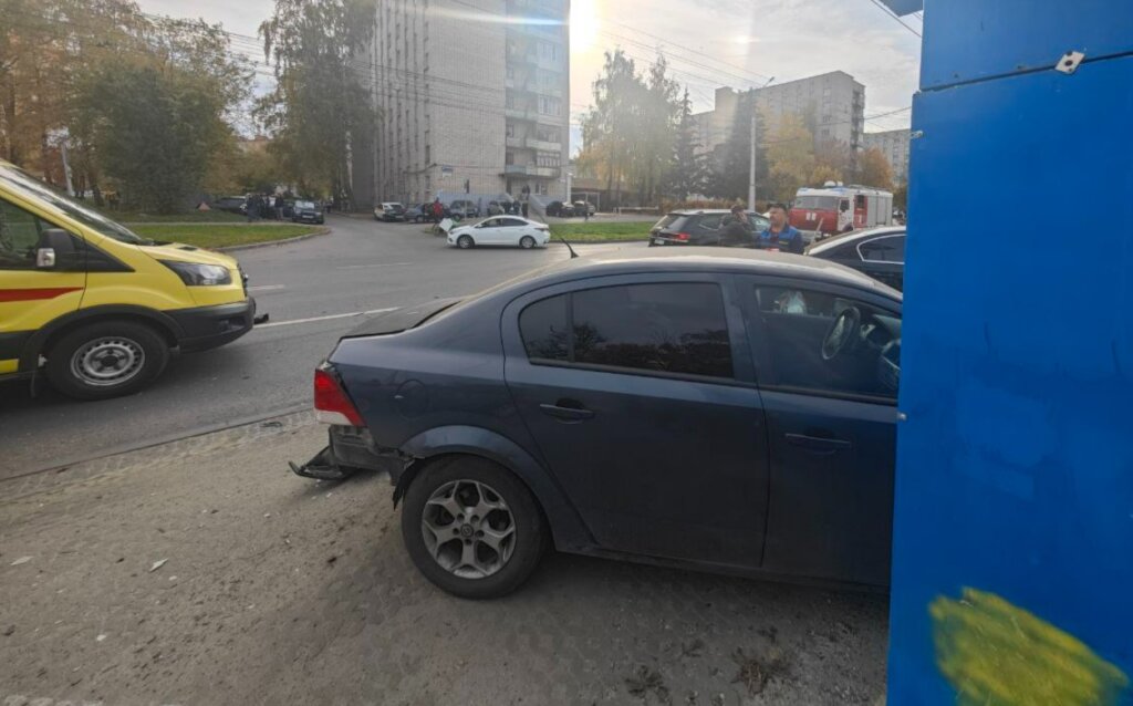 «Летел под 100 км/ч»: камера запечатлела момент массового ДТП в Чебоксарах
