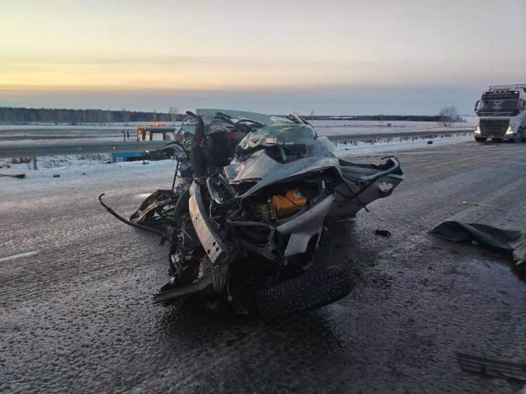 &#171;Автомобиль занесло&#187;: мужчина и трое детей погибли в ДТП на трассе «Сибирь»