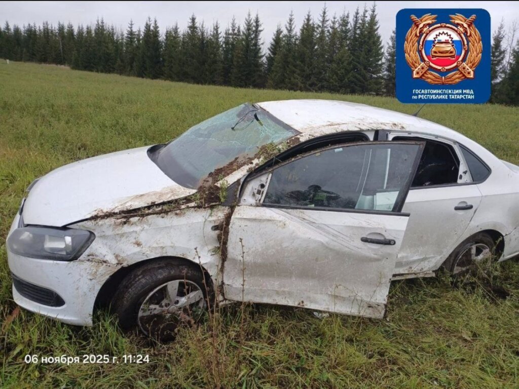 Автомобиль вылетел в кювет и перевернулся в результате ДТП на трассе Казань – Оренбург