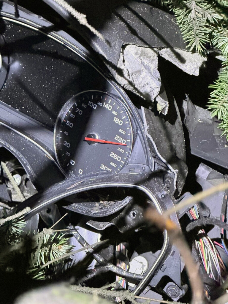 &#171;Последние секунды жизни&#187;: водитель разогнал Audi до 220 км/ч и врезался в столб