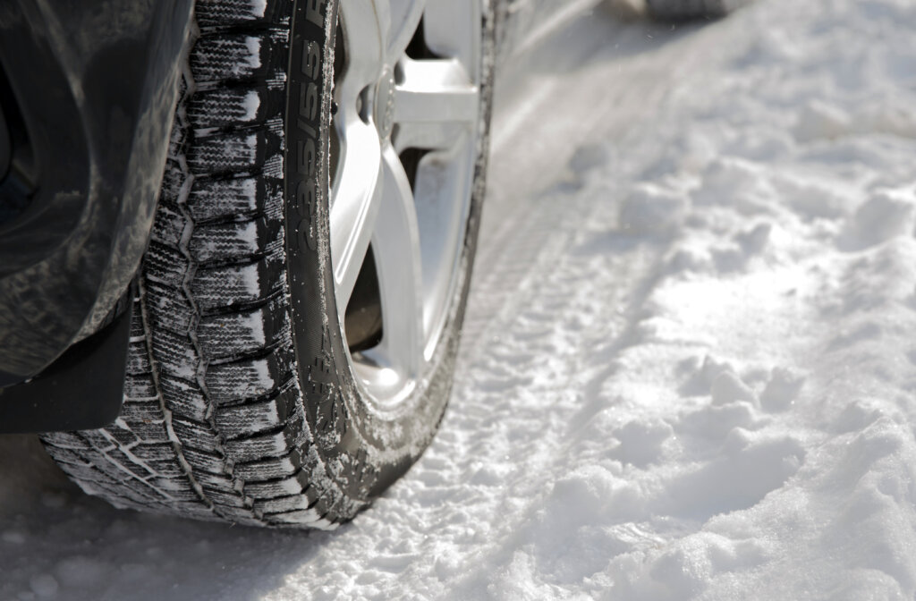 10 мифов о зимних шинах, в которые верят водители
