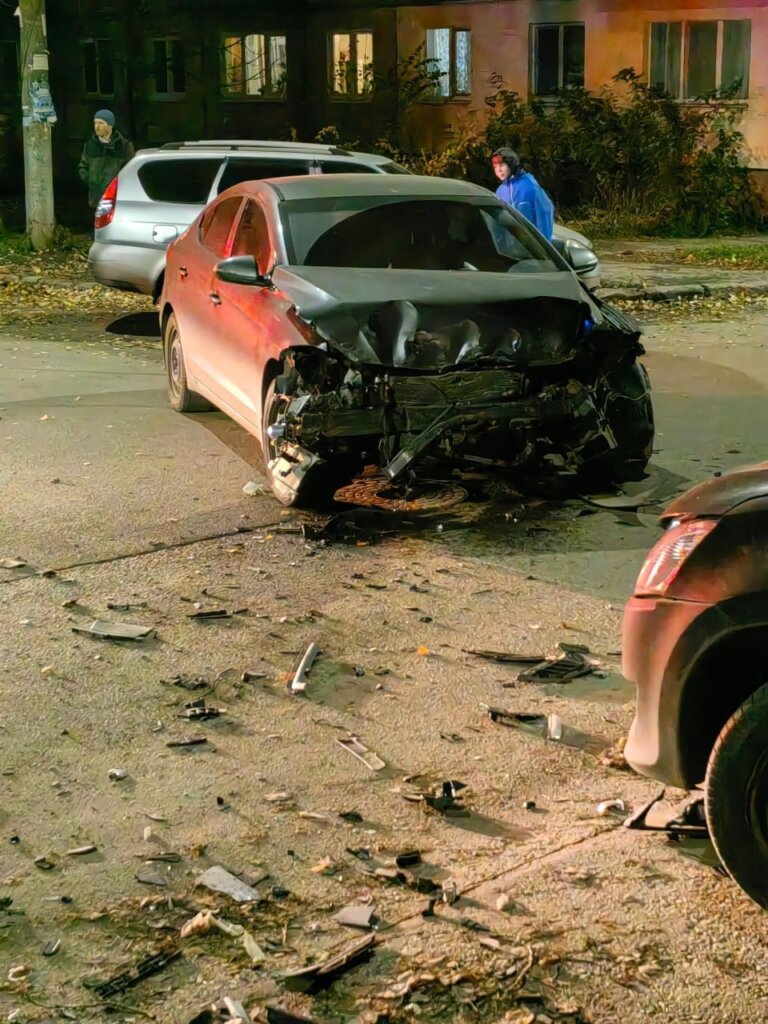 Пьяный и лишенный прав водитель устроил замес на перекрестке в Самаре