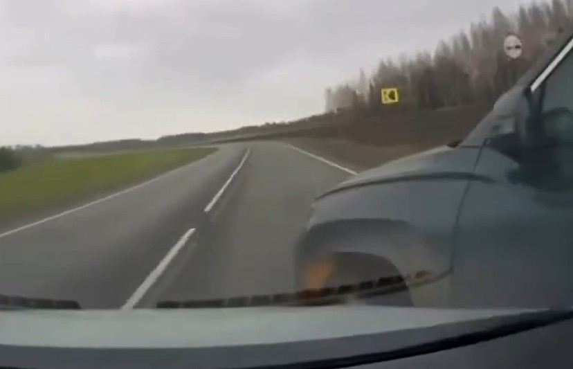 Автомобиль вылетел в кювет и перевернулся в результате ДТП на трассе Казань – Оренбург