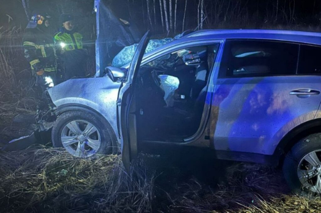 «Стрелка застыла на отметке 150 км/ч»: в Чувашии Kia на скорости въехал в грузовик