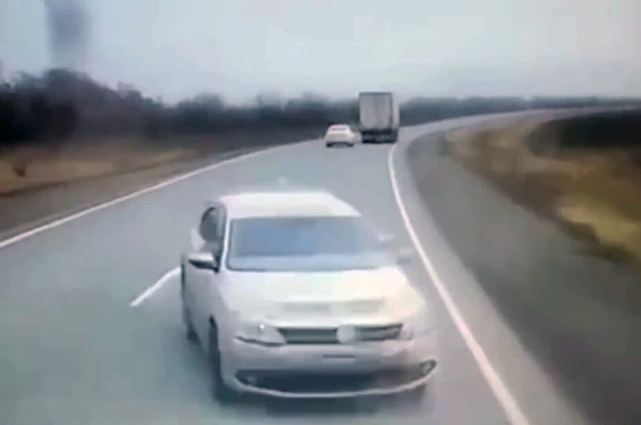 «Спровоцировал ДТП и скрылся»: мать и дочь погибли на трассе Самара — Оренбург