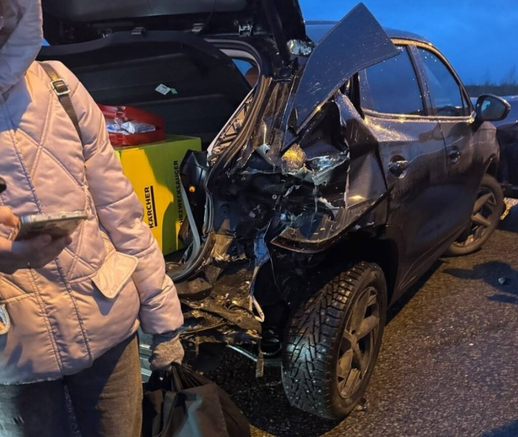 Массовое ДТП произошло на трассе М-8 «Холмогоры» под Архангельском