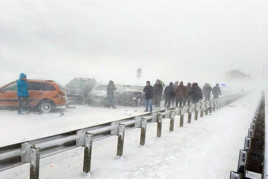 25 автомобилей столкнулись из-за снегопада на трассе Тамбов &mdash; Пенза