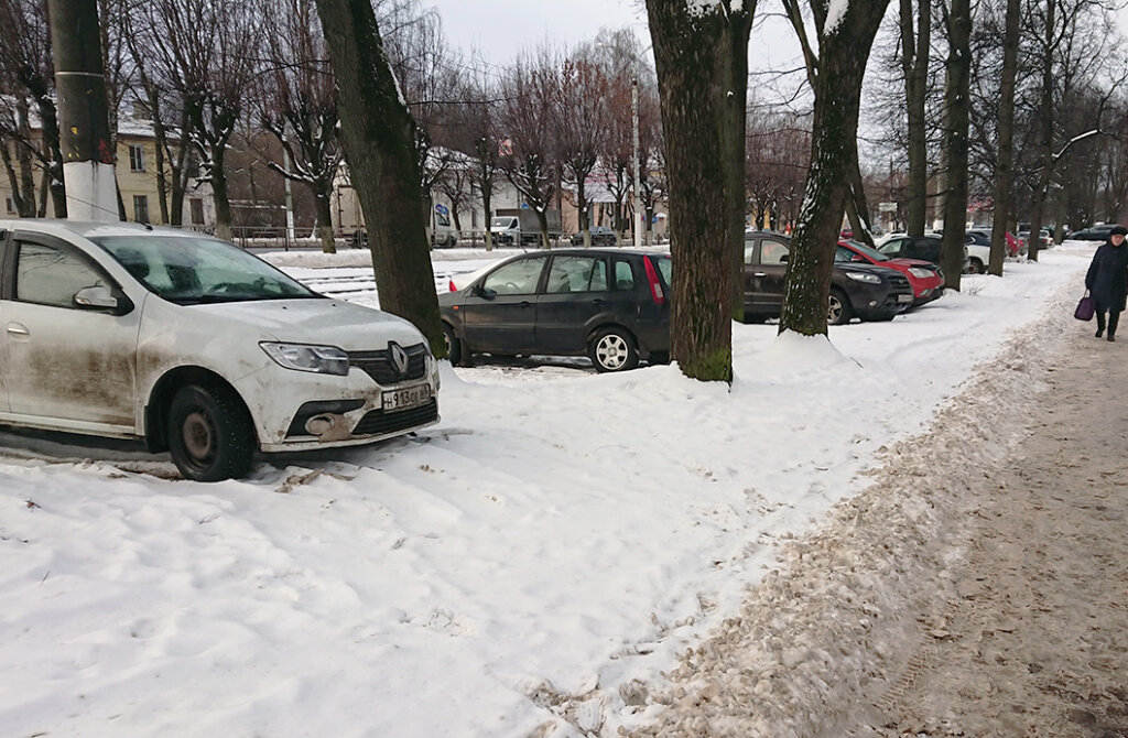 «Зимняя ловушка»: как не попасть на крупный штраф за парковку на снегу
