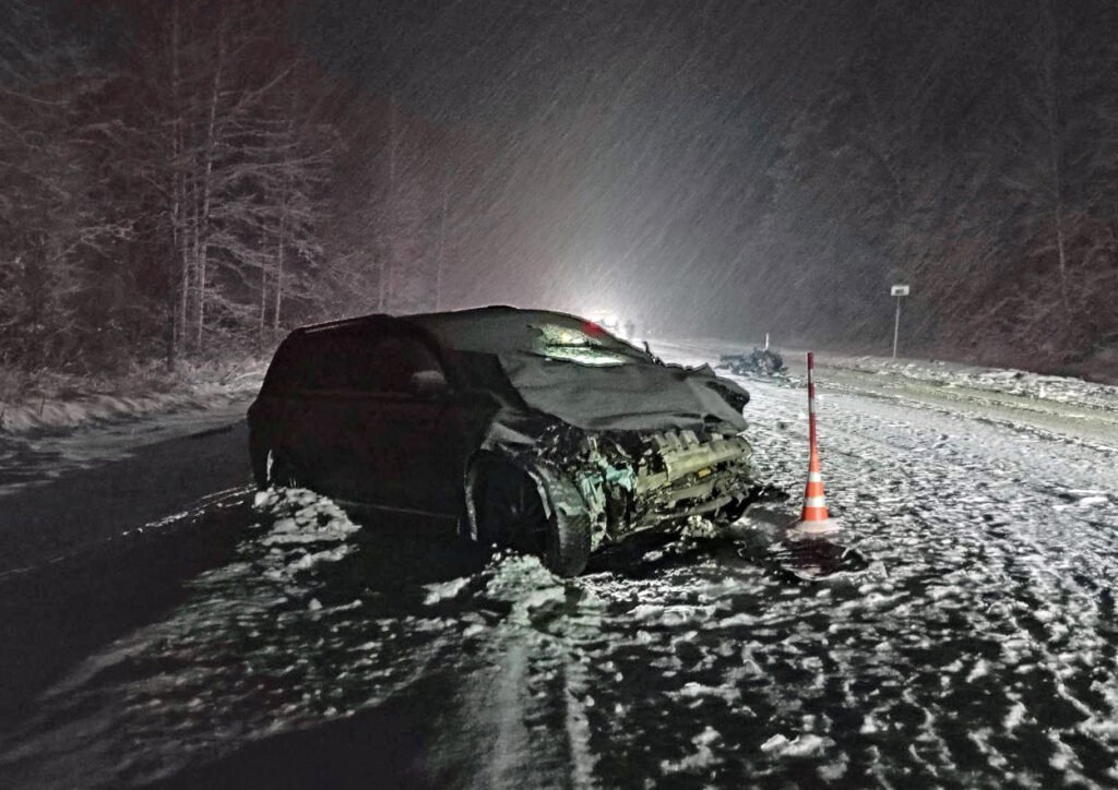 &#171;Ниву&#187; разорвало на части в результате ДТП на трассе Тюмень – Ханты-Мансийск