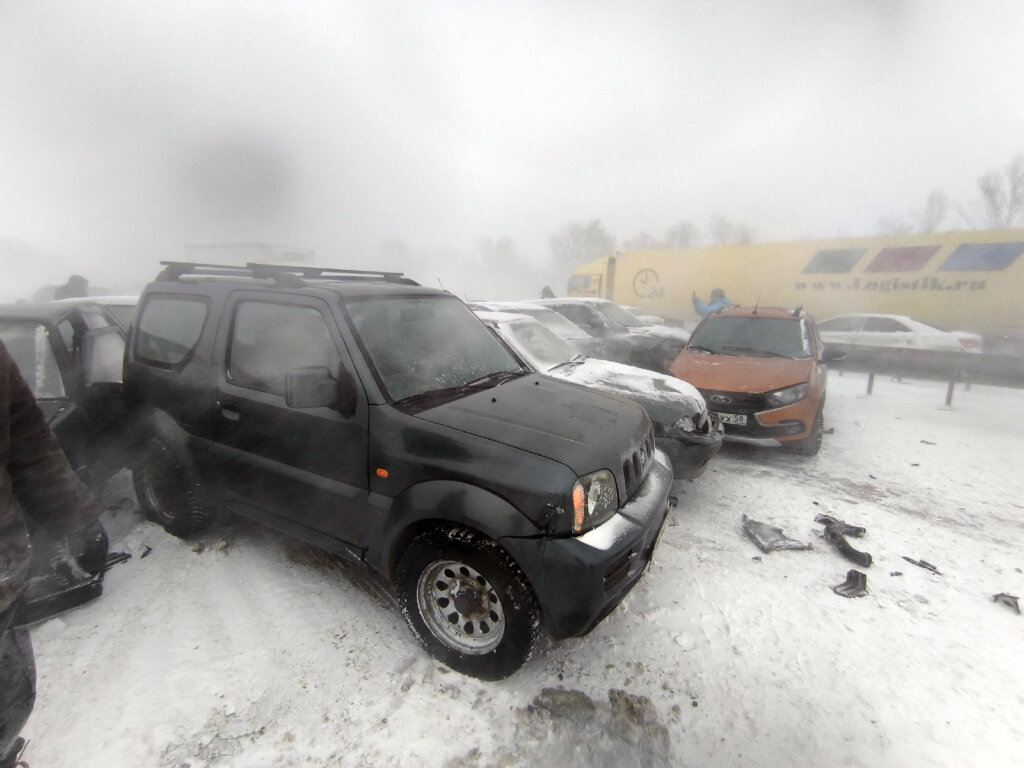 25 автомобилей столкнулись из-за снегопада на трассе Тамбов &mdash; Пенза