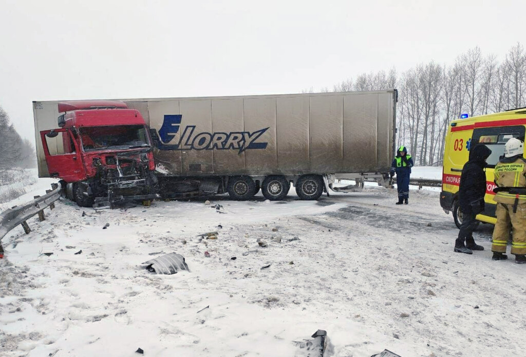 Массовое ДТП произошло на трассе Казань — Оренбург: есть погибшие и пострадавшие