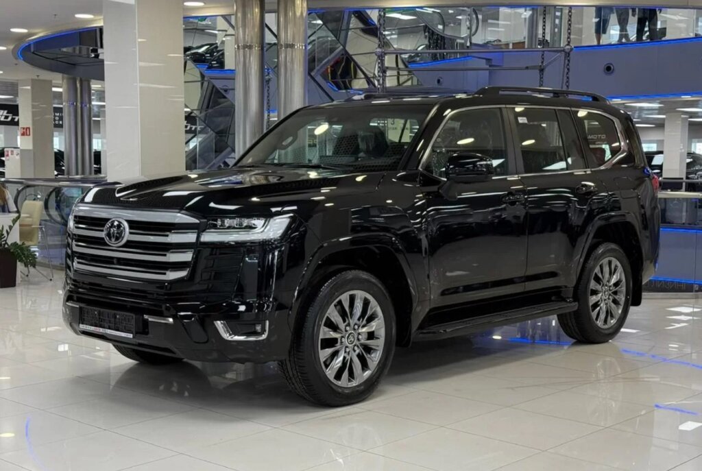 Сравнил Toyota Land Cruiser с китайским Tank и понял, что нет смысла переплачивать