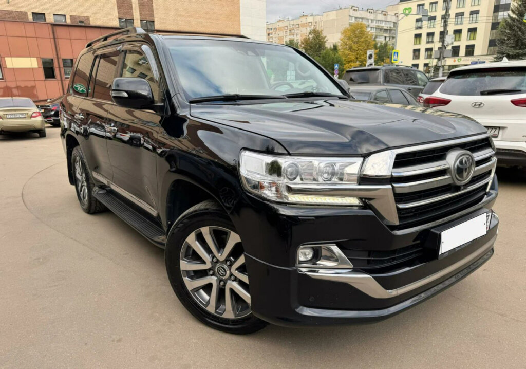 «Будет возить, пока колеса не отвалятся»: отзыв владельца Toyota&nbsp;Land Cruiser&nbsp;200