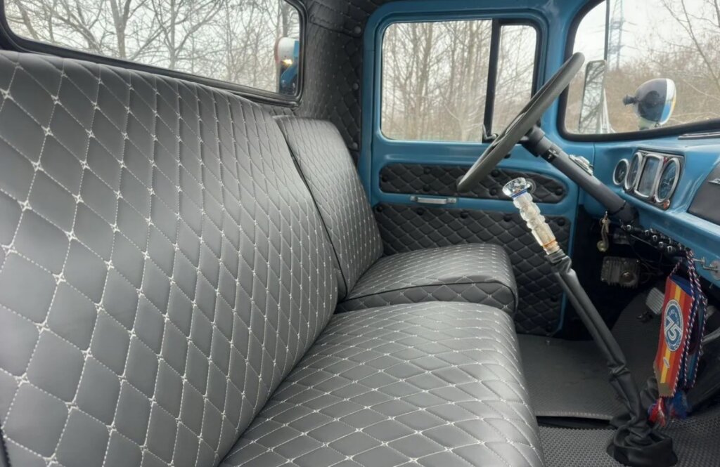 Автомобиль-легенда ЗИЛ-130 в идеальном состоянии выставлен на продажу в России