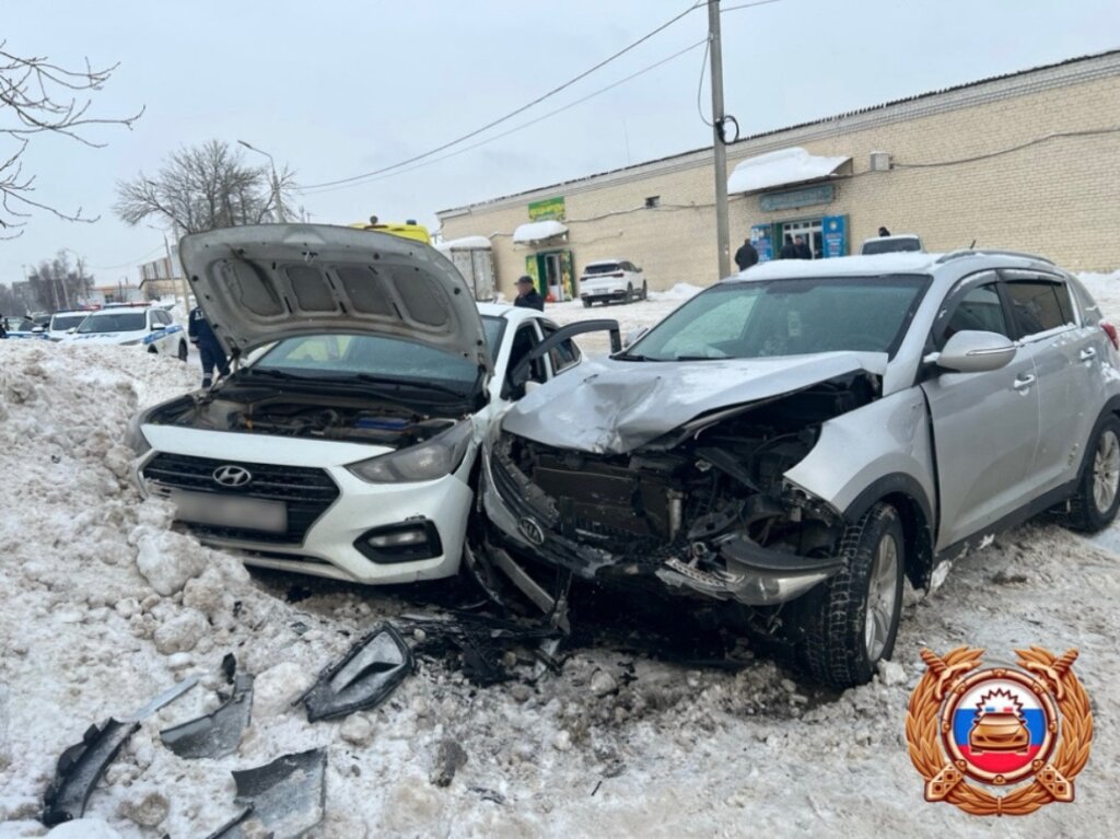 «Пытался уйти от столкновения»: Hyundai и Kia столкнулись на улице Коминтерна в Твери