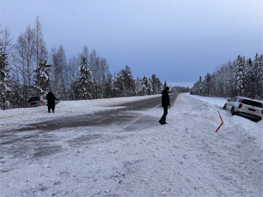 «Родились в рубашке»: на трассе «Кола» водитель Mitsubishi спровоцировал ДТП и скрылся