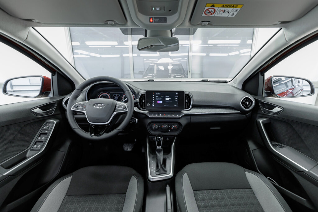 «Разбирают как горячие пирожки»: россияне бросились скупать автомобили Lada Iskra