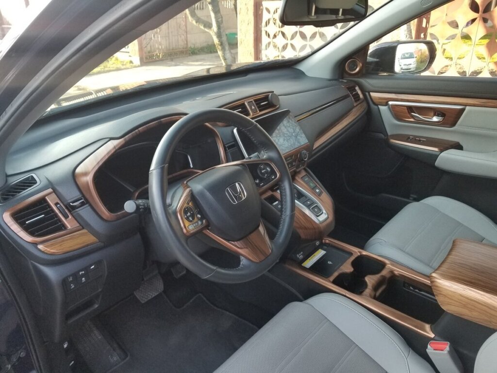 От яркой обертки к надежности и комфорту: почему я променяла Geely Monjaro на Honda CR-V