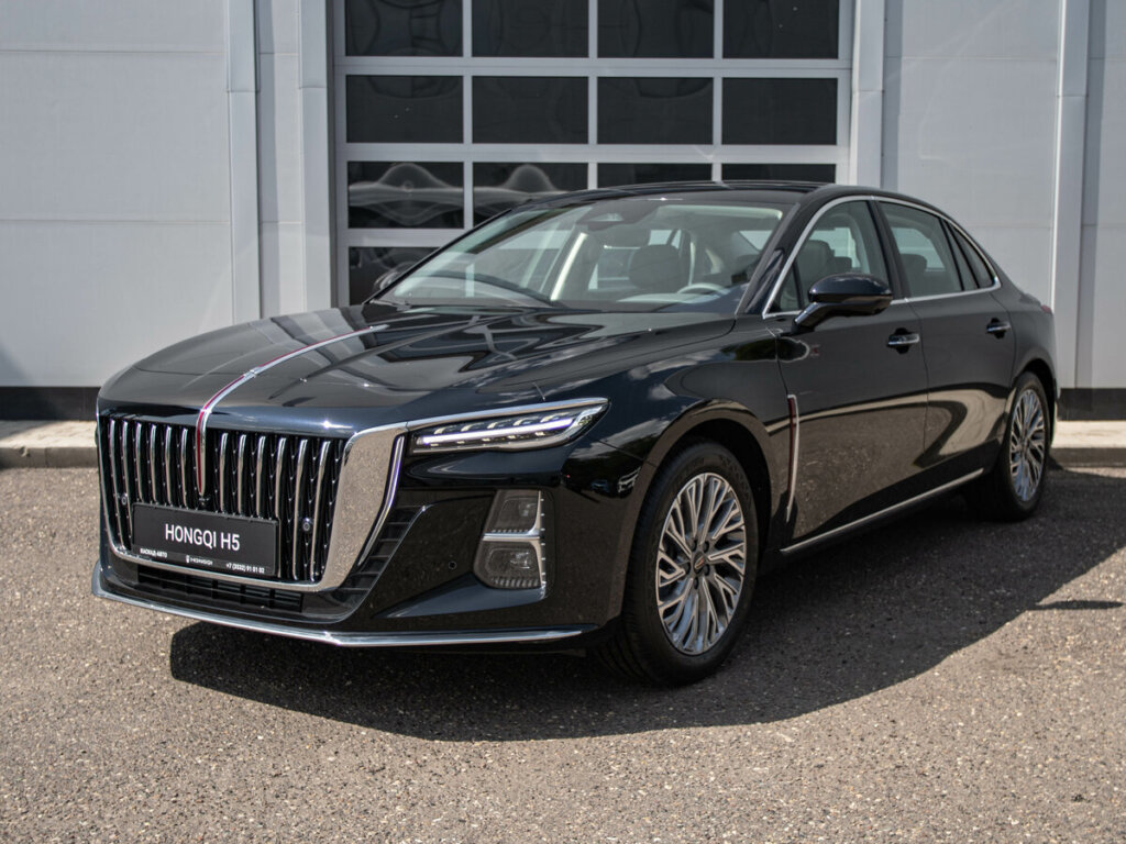 «Ожидания не оправдались»: как один автолюбитель пересел с Toyota Camry на Hongqi H5