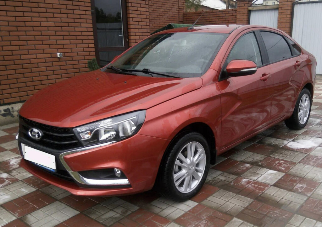 «С отечественным автопромом решил завязать»: реальный отзыв владельца Lada Vesta 2017