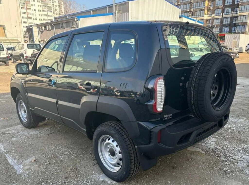 «Поменял «Дастер» на «Ниву» и не жалею»: отзыв владельца Lada Niva Travel 2026