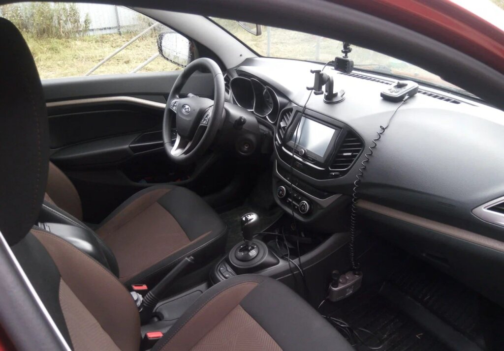 «С отечественным автопромом решил завязать»: реальный отзыв владельца Lada Vesta 2017