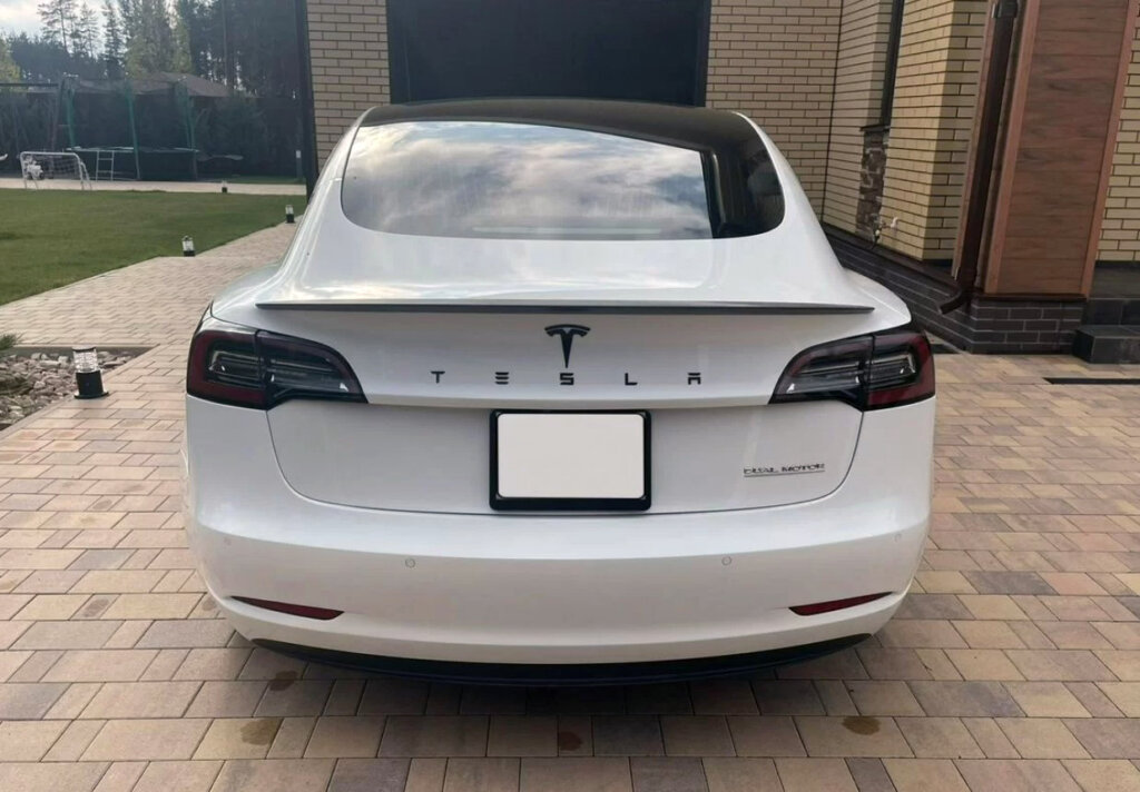 Как покупатель и продавец Tesla судились из-за неисправной батареи